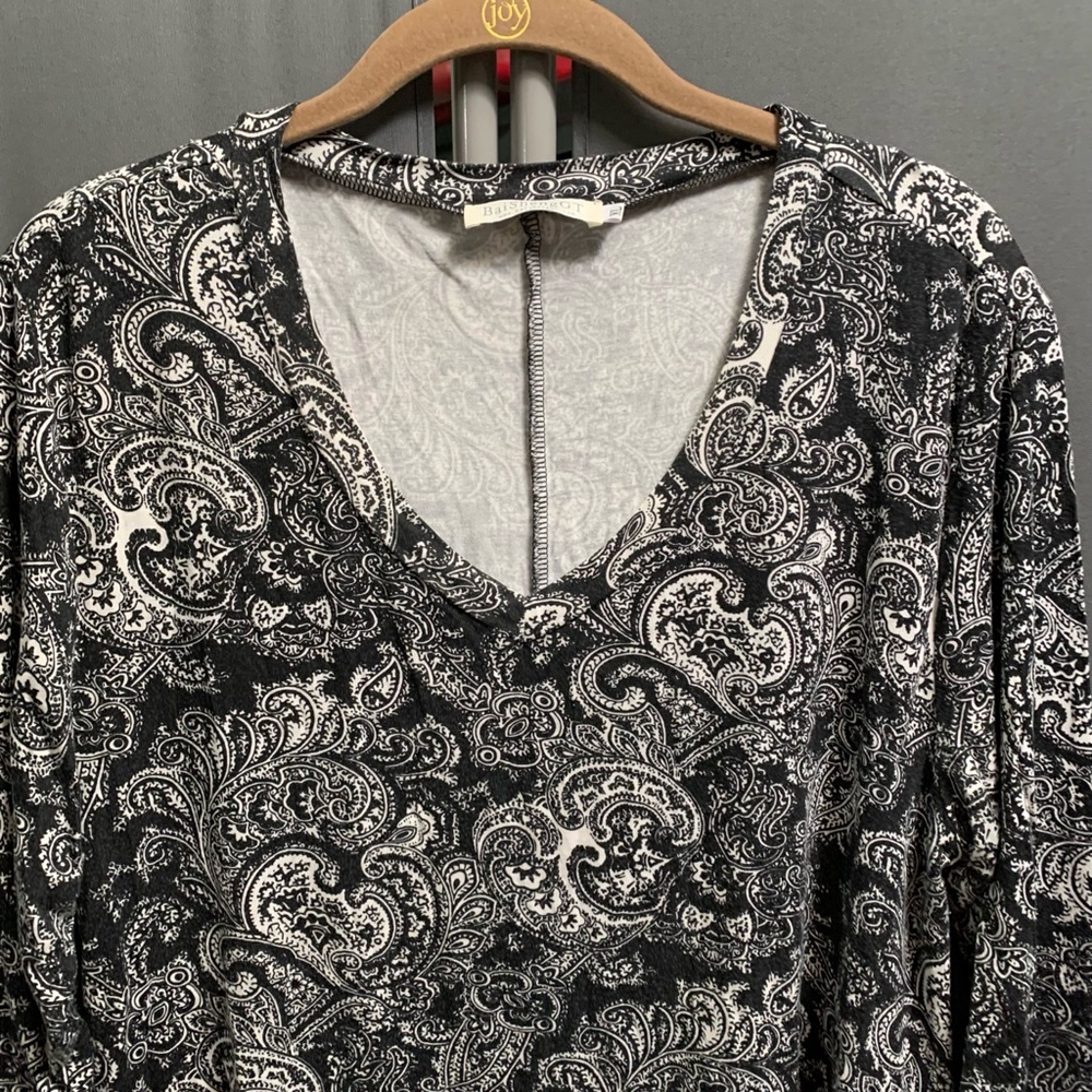 PB-Women's BaiShengGT Blouse, 1X, Black & White plus size - Picture 2 of 5